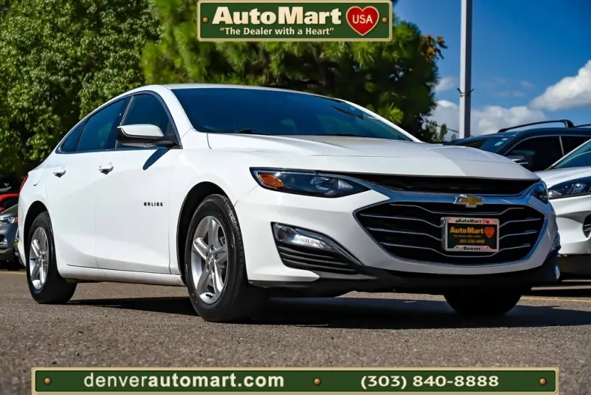 2023 Chevrolet Malibu LS photo 1