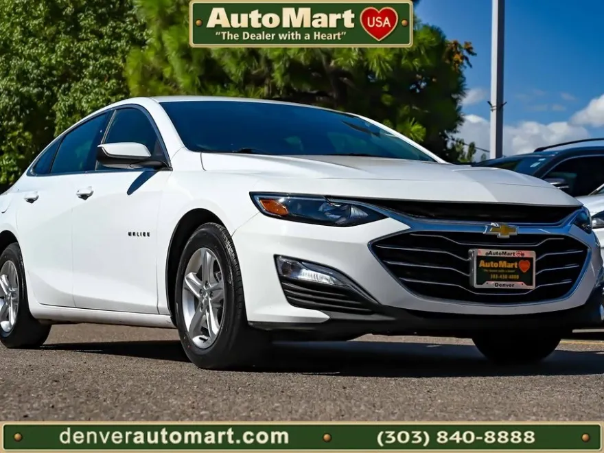2023 Chevrolet Malibu LS photo 1