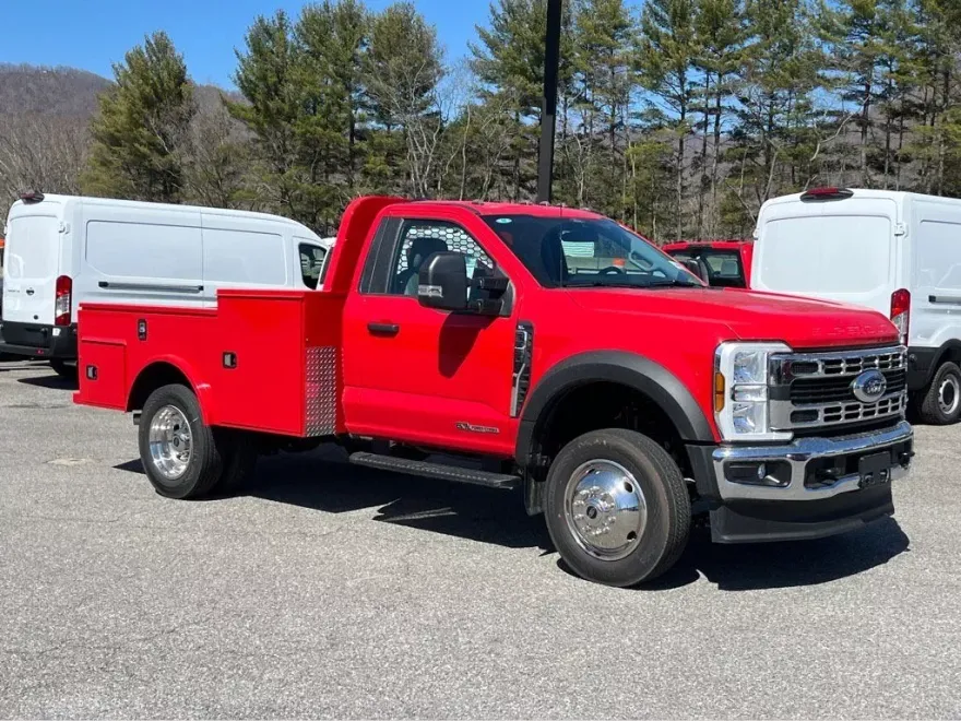 2024 Ford F-550 XL photo 1