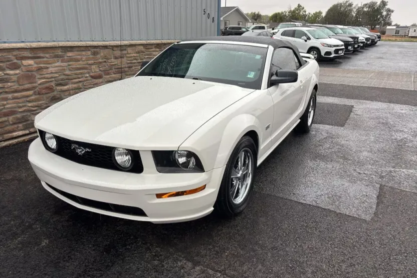 2006 Ford Mustang GT photo 1