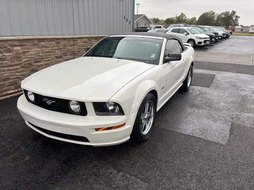 2006 Ford Mustang GT photo 1