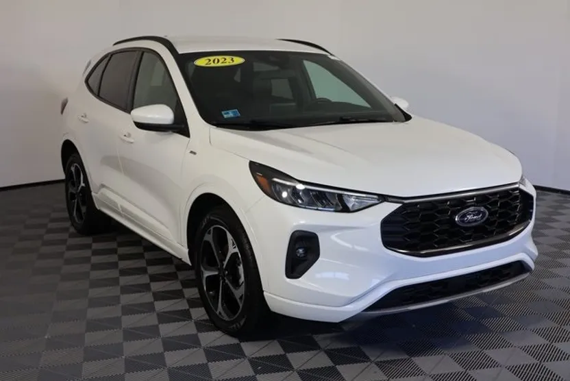 2023 Ford Escape ST-Line Select photo 1
