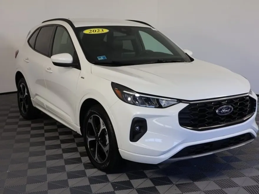 2023 Ford Escape ST-Line Select photo 1