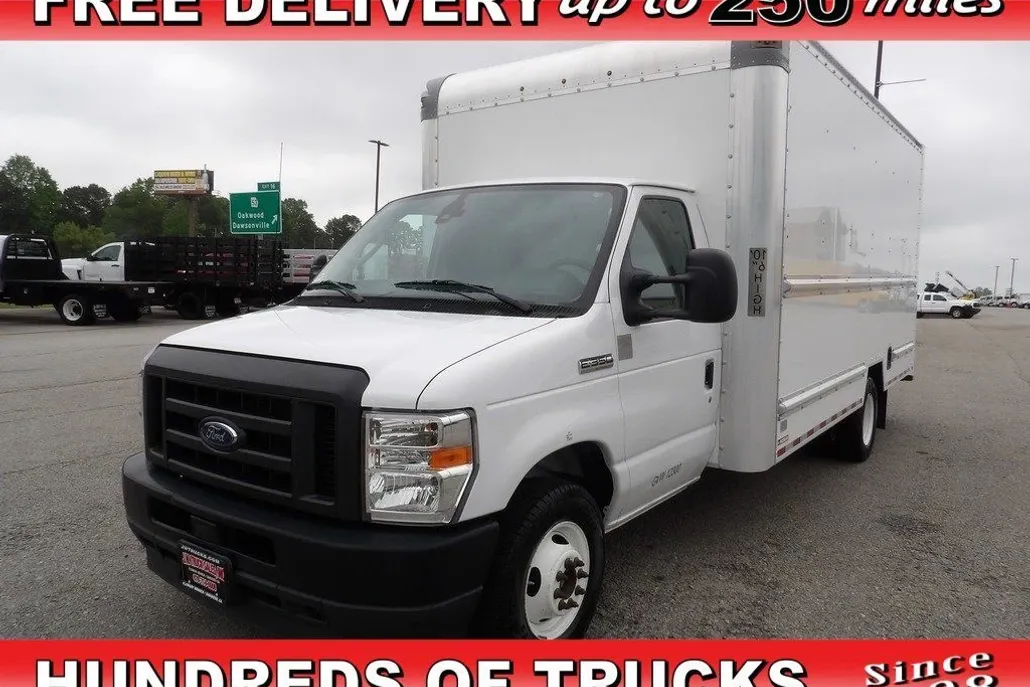 2021 Ford E-350 photo 1