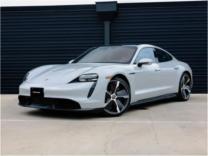 2022 Porsche Taycan Turbo S photo 1