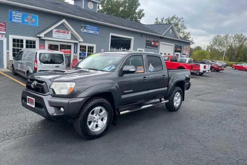 2012 Toyota Tacoma V6 photo 1