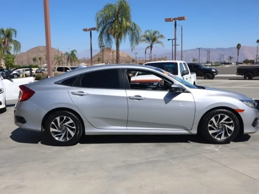 2017 Honda Civic EX photo 2