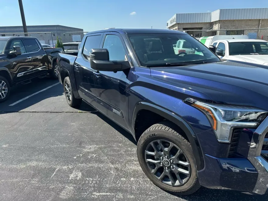 2022 Toyota Tundra Platinum photo 1