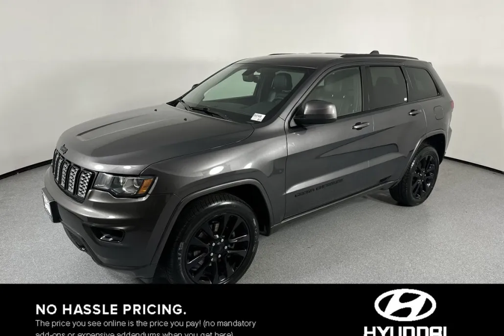 2017 Jeep Grand Cherokee Altitude photo 1