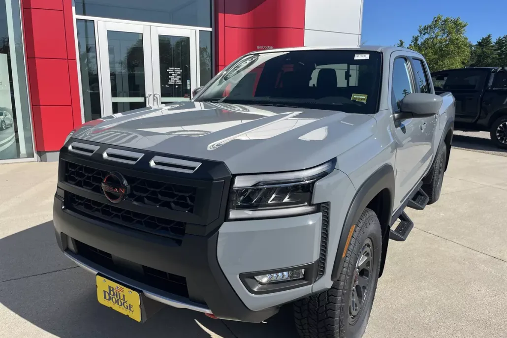 2025 Nissan Frontier PRO-4X photo 1