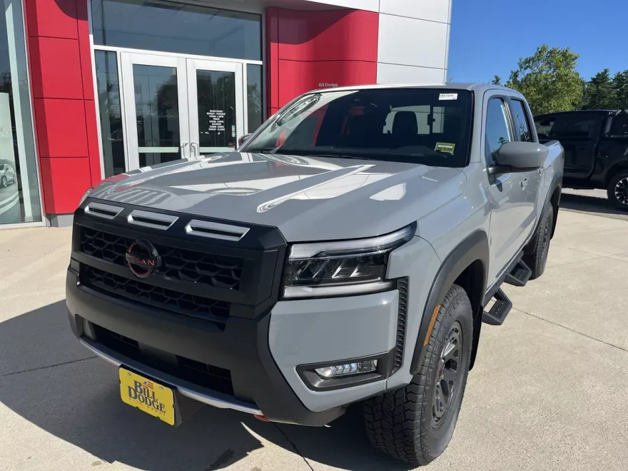 2025 Nissan Frontier PRO-4X photo 1