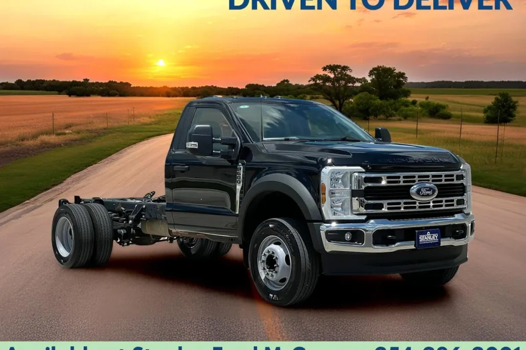 2025 Ford F-600 photo 1
