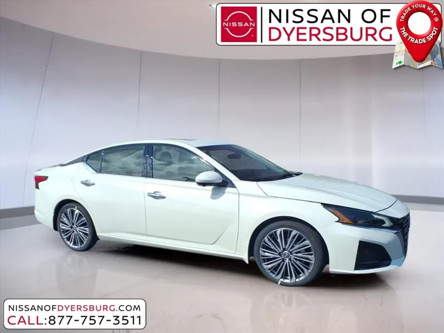2025 Nissan Altima SL photo 1