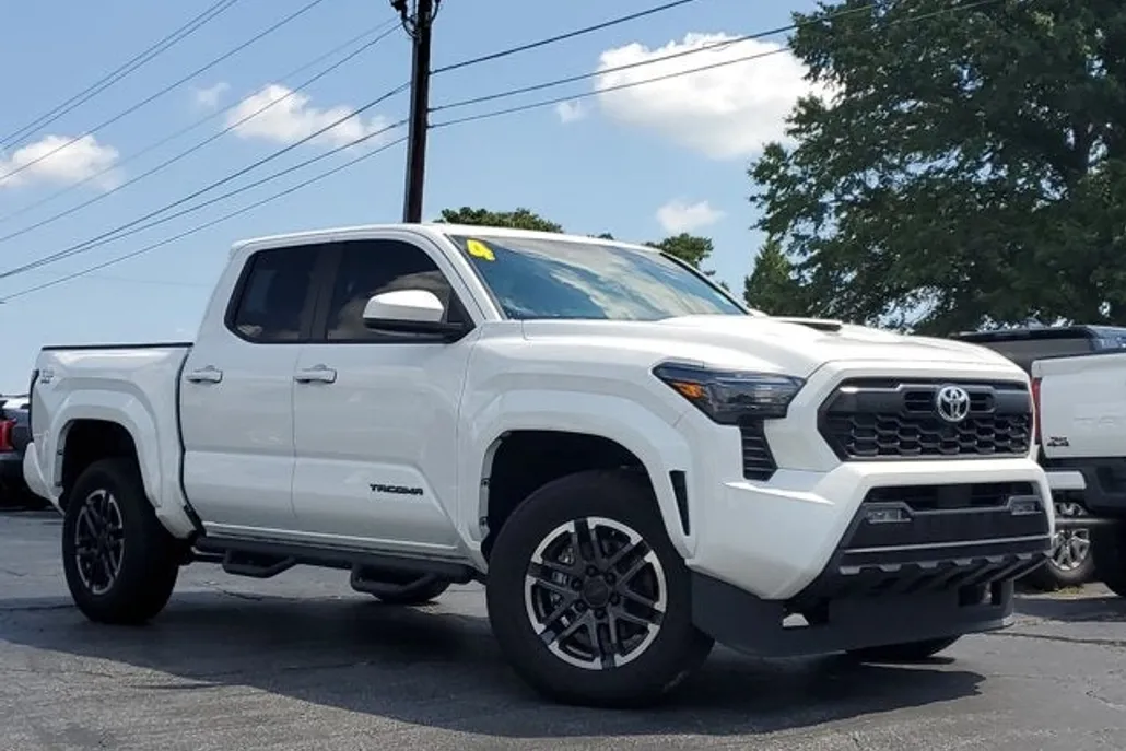 2024 Toyota Tacoma TRD Sport photo 1