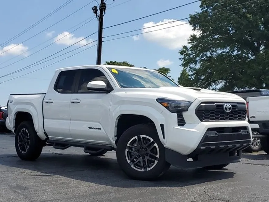 2024 Toyota Tacoma TRD Sport photo 1