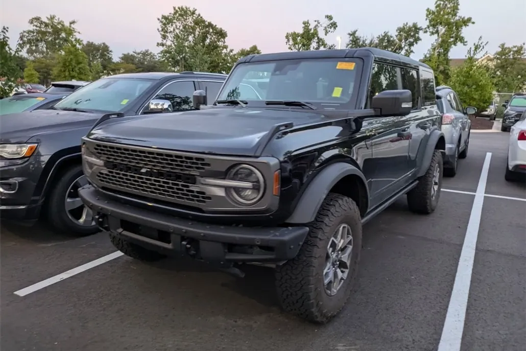 2024 Ford Bronco Badlands photo 1