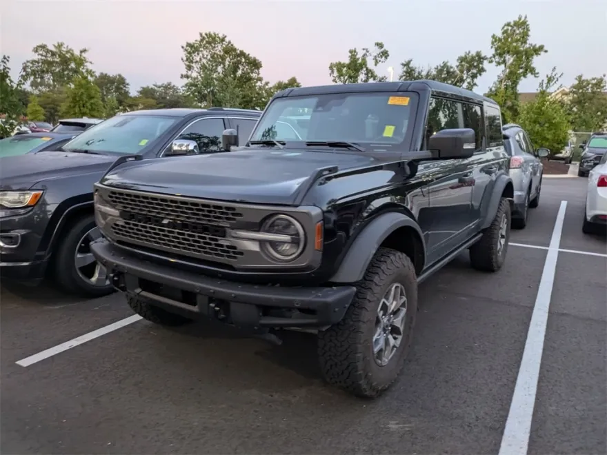 2024 Ford Bronco Badlands photo 1
