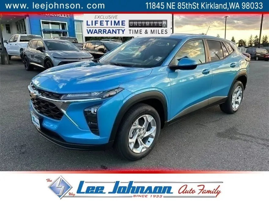 2025 Chevrolet Trax LS photo 1