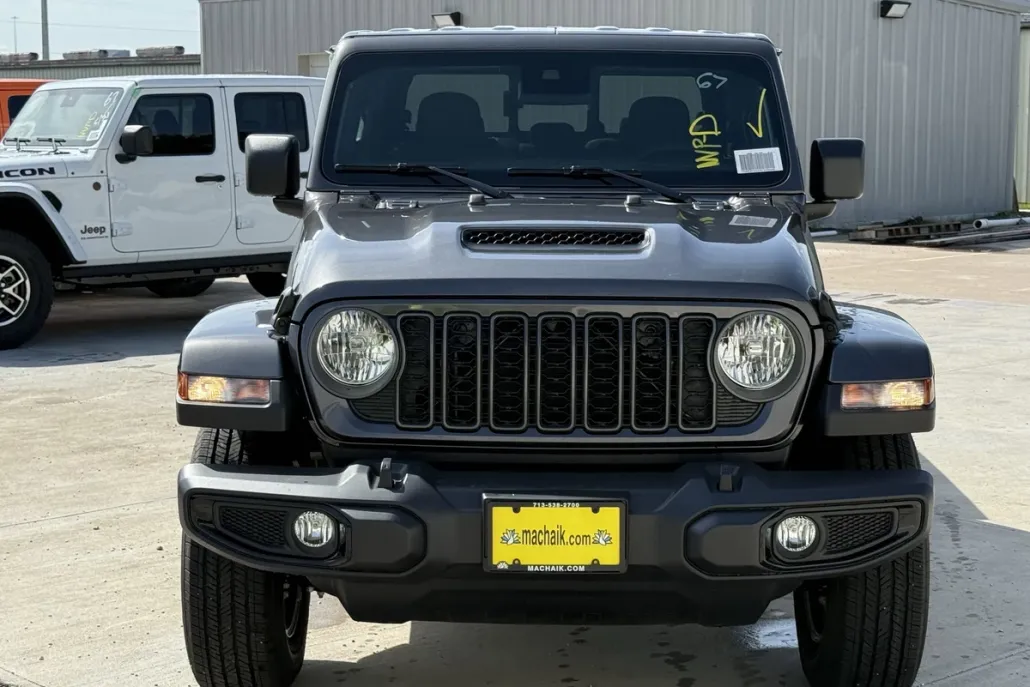 2025 Jeep Gladiator Sport S photo 1