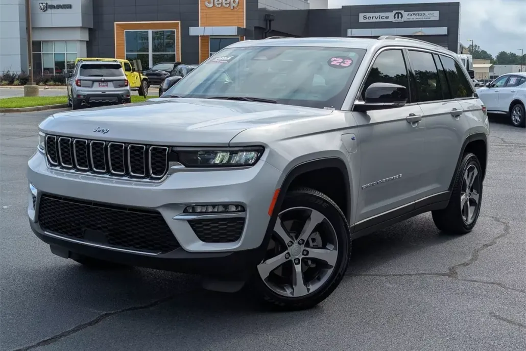 2023 Jeep Cherokee 80th Anniversary Edition photo 1