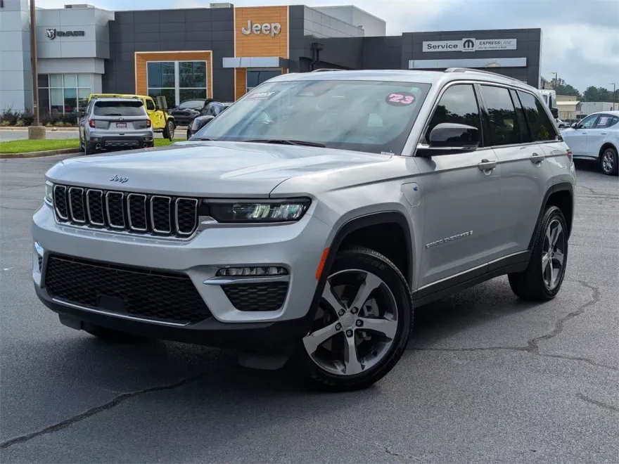 2023 Jeep Cherokee 80th Anniversary Edition photo 1