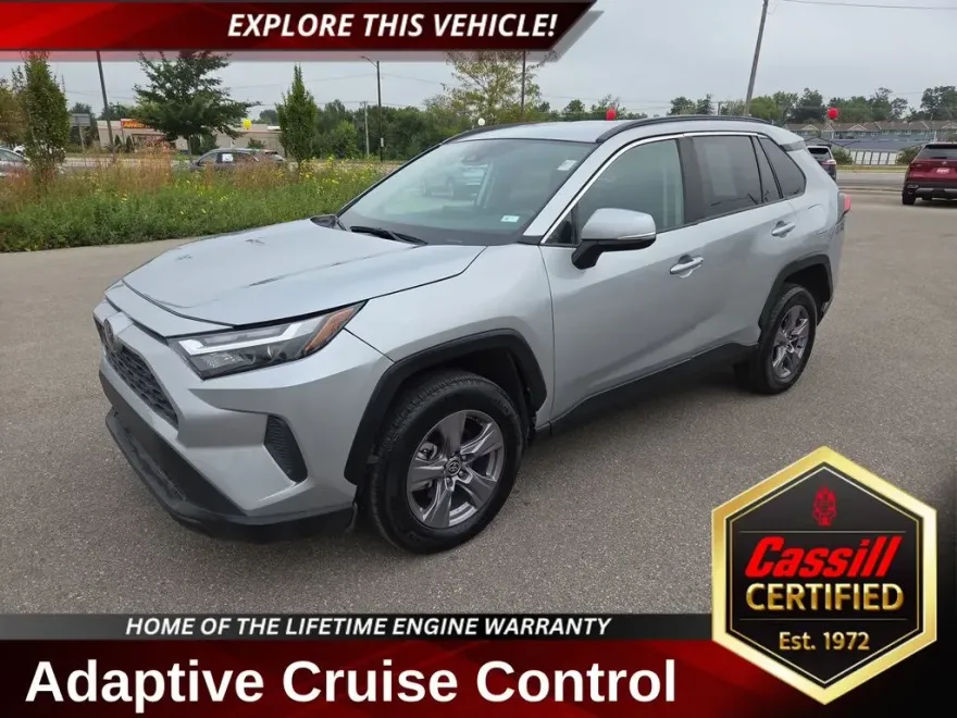 2022 Toyota RAV4 XLE photo 1