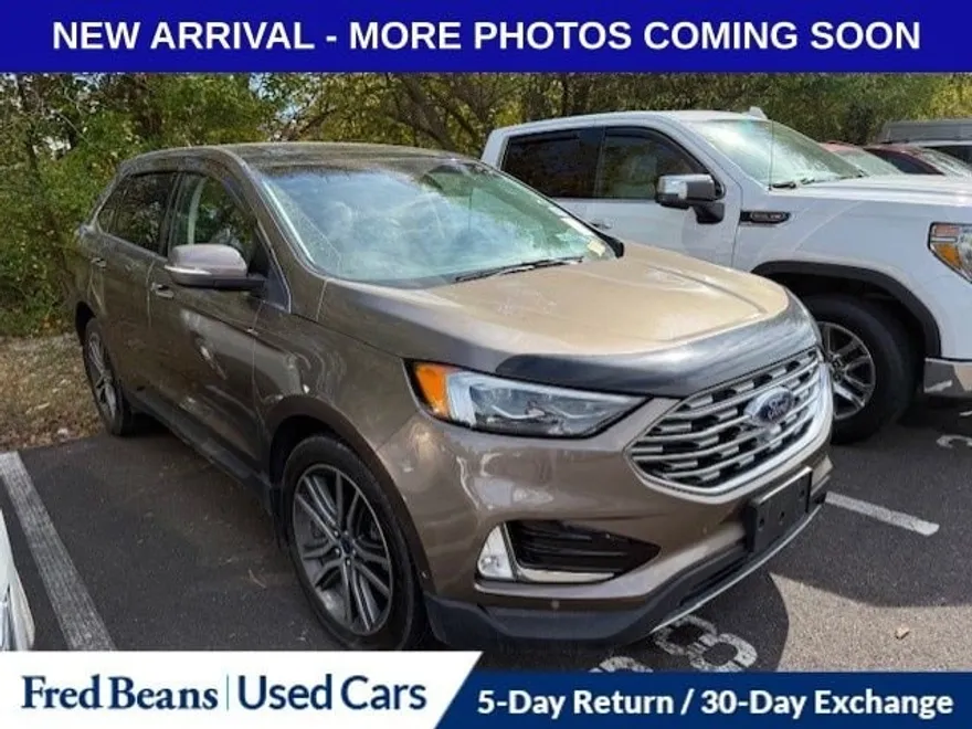 2019 Ford Edge Titanium photo 1