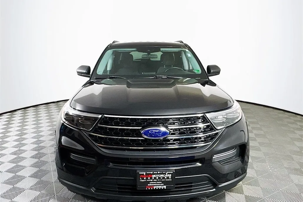 2021 Ford Explorer XLT photo 1
