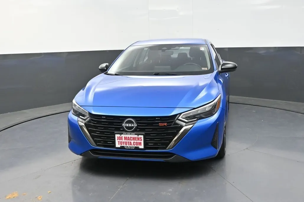 2024 Nissan Sentra SR photo 1