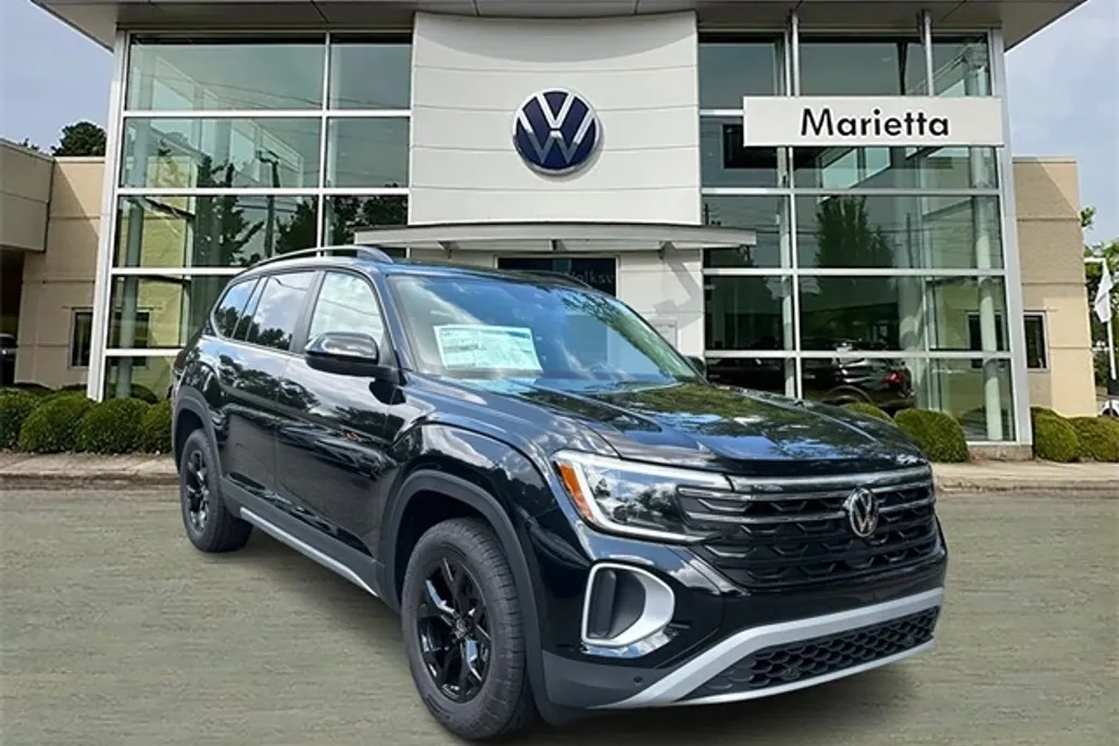 2025 Volkswagen Atlas SE Technology Peak Edition photo 1