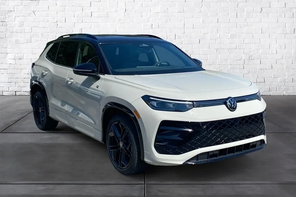 2025 Volkswagen Tiguan SE R-Line Black photo 1