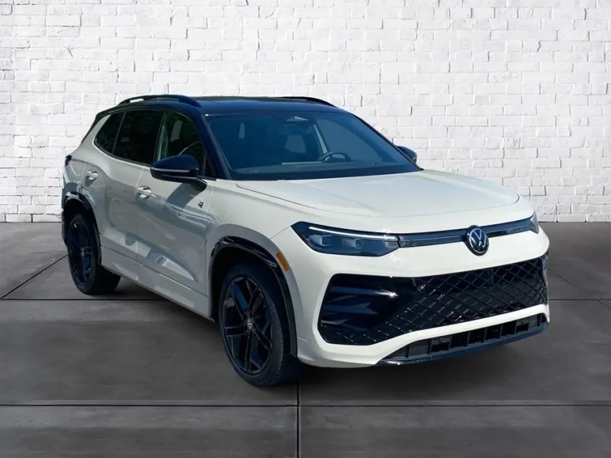2025 Volkswagen Tiguan SE R-Line Black photo 1