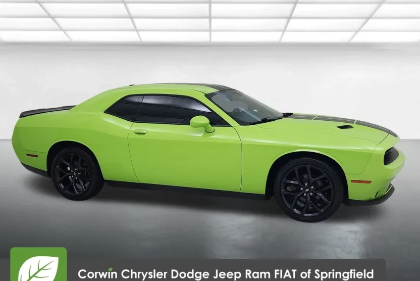 2019 Dodge Challenger SXT photo 1