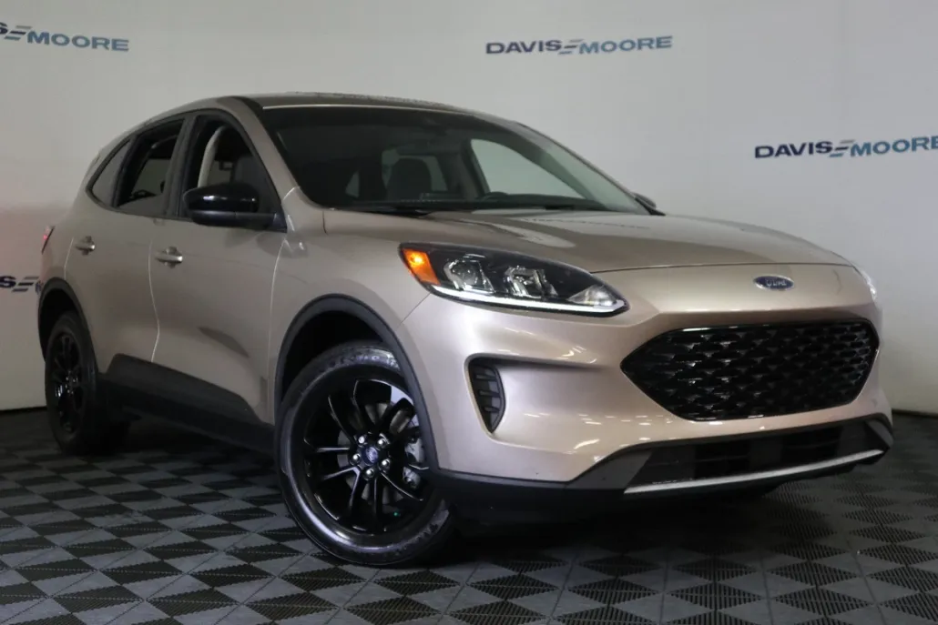 2020 Ford Escape SE Sport Hybrid photo 1