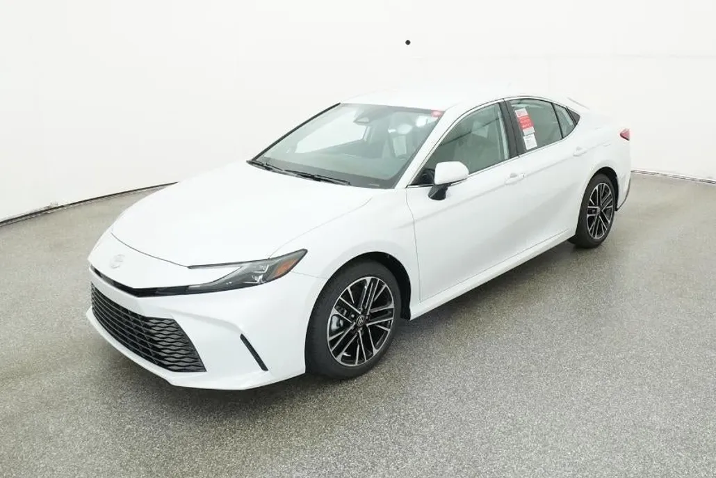 2026 Toyota Camry XLE photo 1