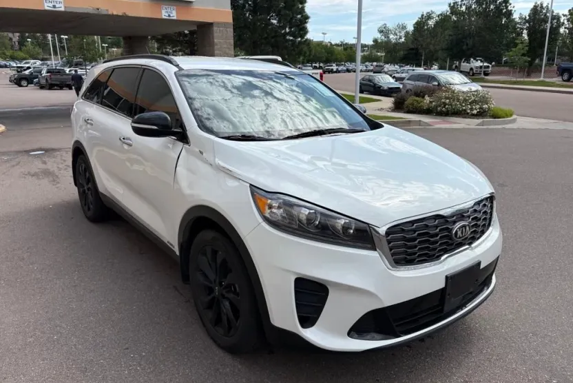 2020 Kia Sorento S photo 1
