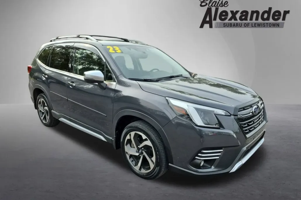 2023 Subaru Forester Touring photo 1
