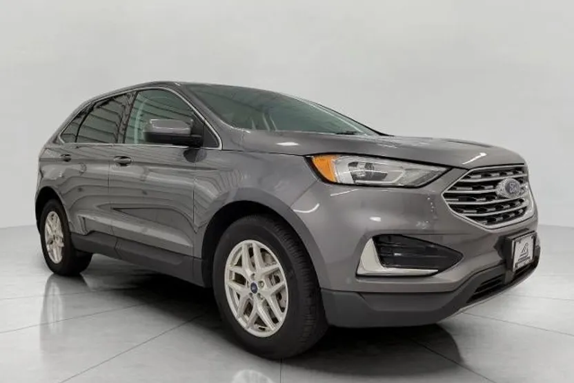 2022 Ford Edge SEL photo 1