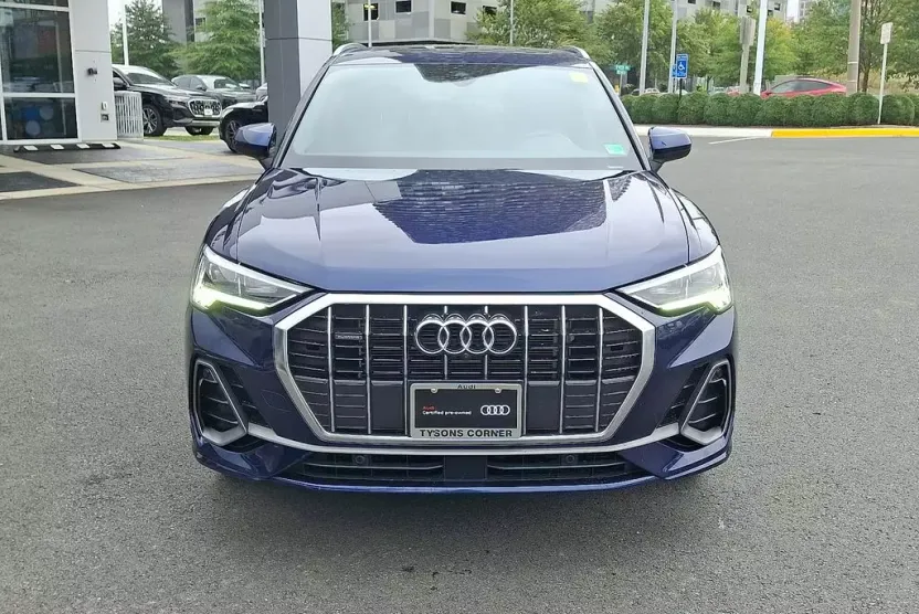 2023 Audi Q3 S line Premium Plus photo 1