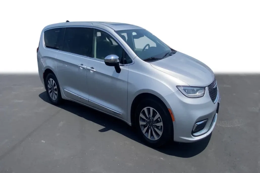 2023 Chrysler Pacifica Hybrid Limited photo 1