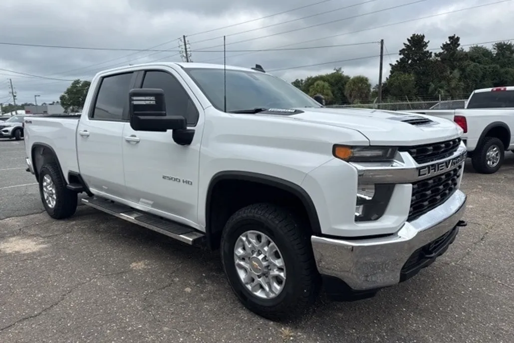 2022 Chevrolet Silverado 2500HD LT photo 1