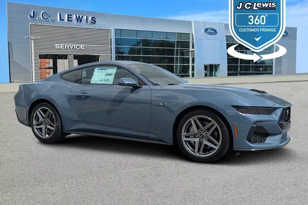 2025 Ford Mustang GT photo 1