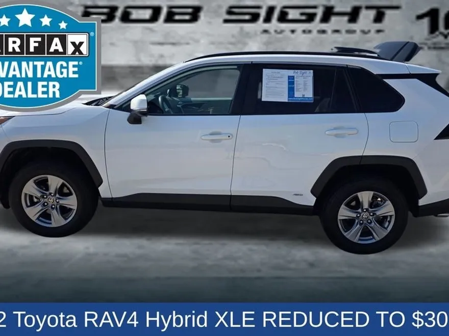 2022 Toyota RAV4 Hybrid XLE photo 1