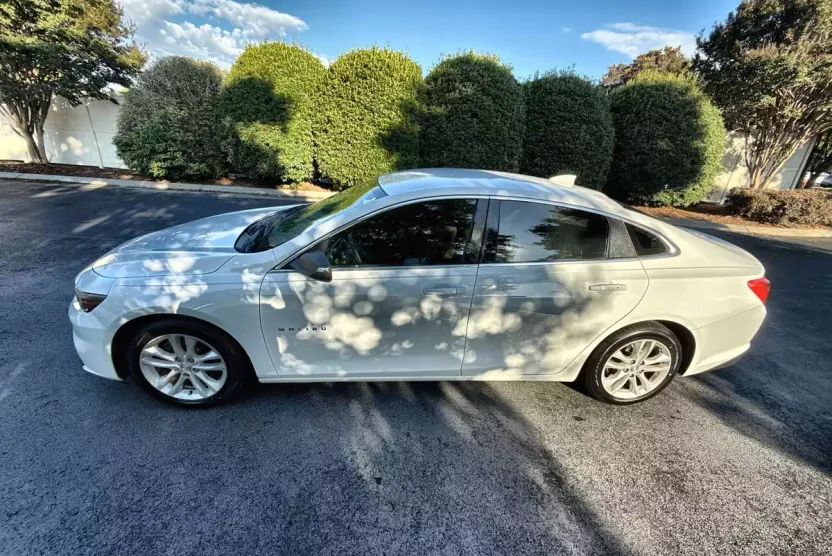 2016 Chevrolet Malibu 1LT photo 1