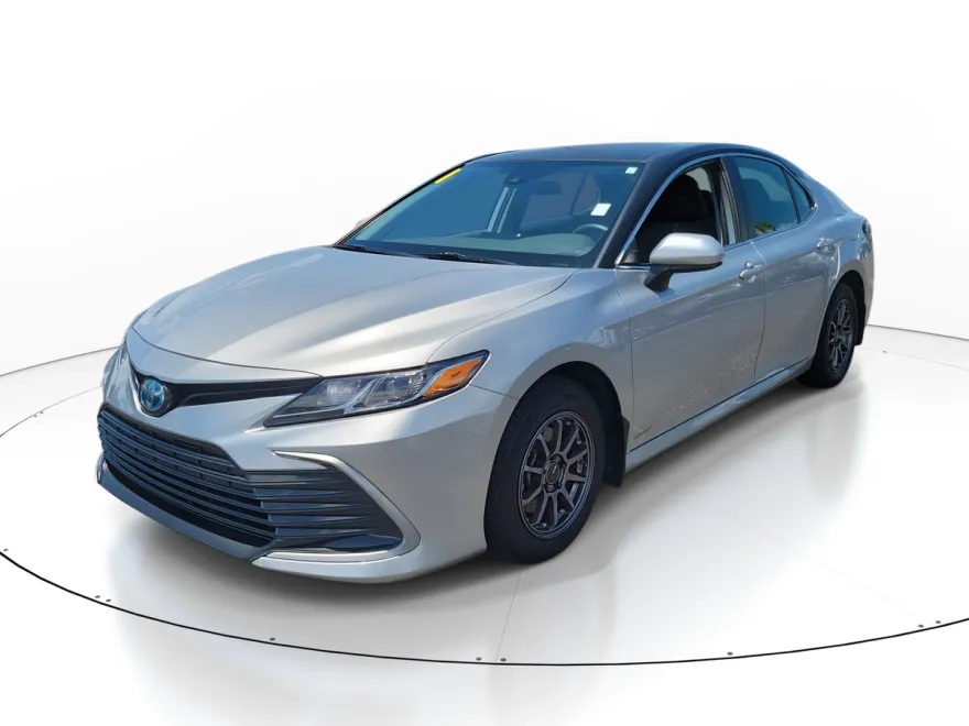 2021 Toyota Camry Hybrid LE photo 1