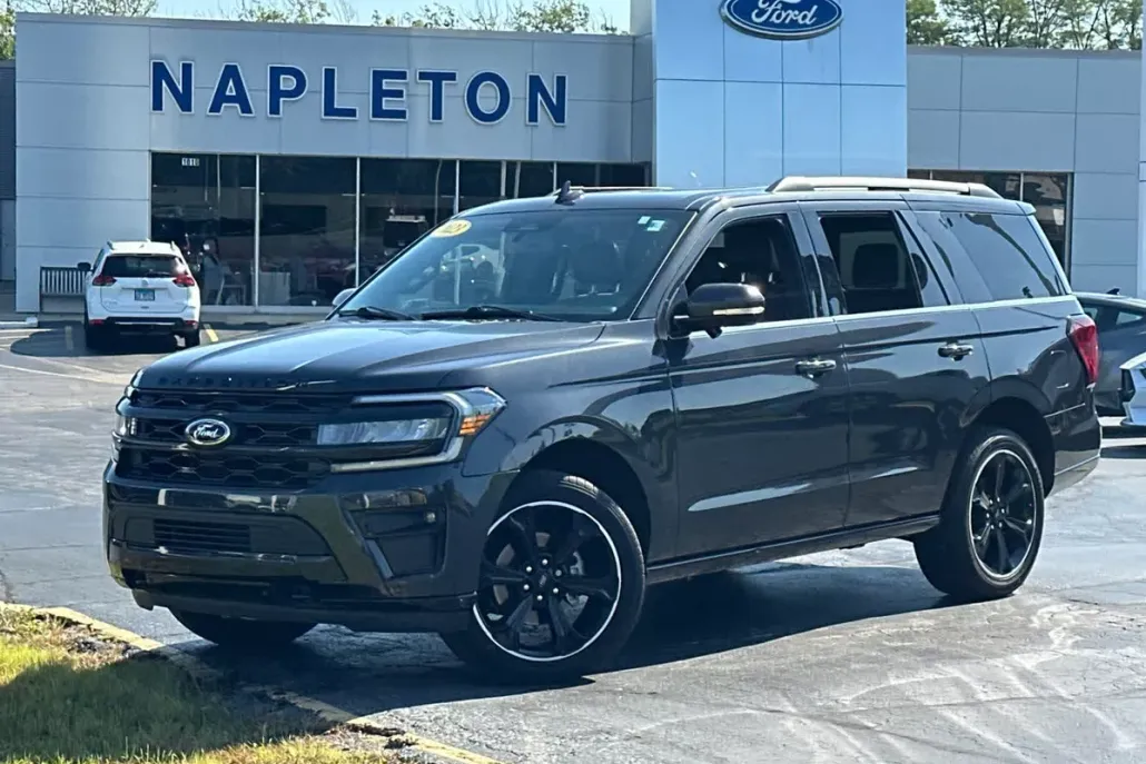 2023 Ford Expedition Limited photo 1