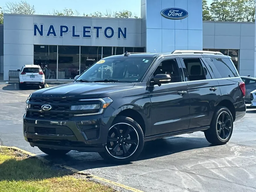 2023 Ford Expedition Limited photo 1