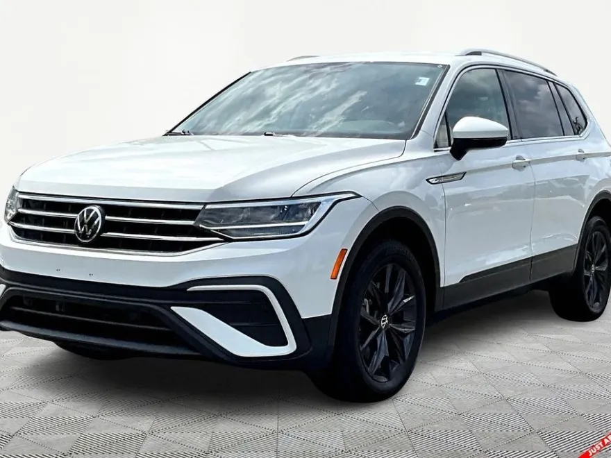 2024 Volkswagen Tiguan SE Wolfsburg Edition photo 1