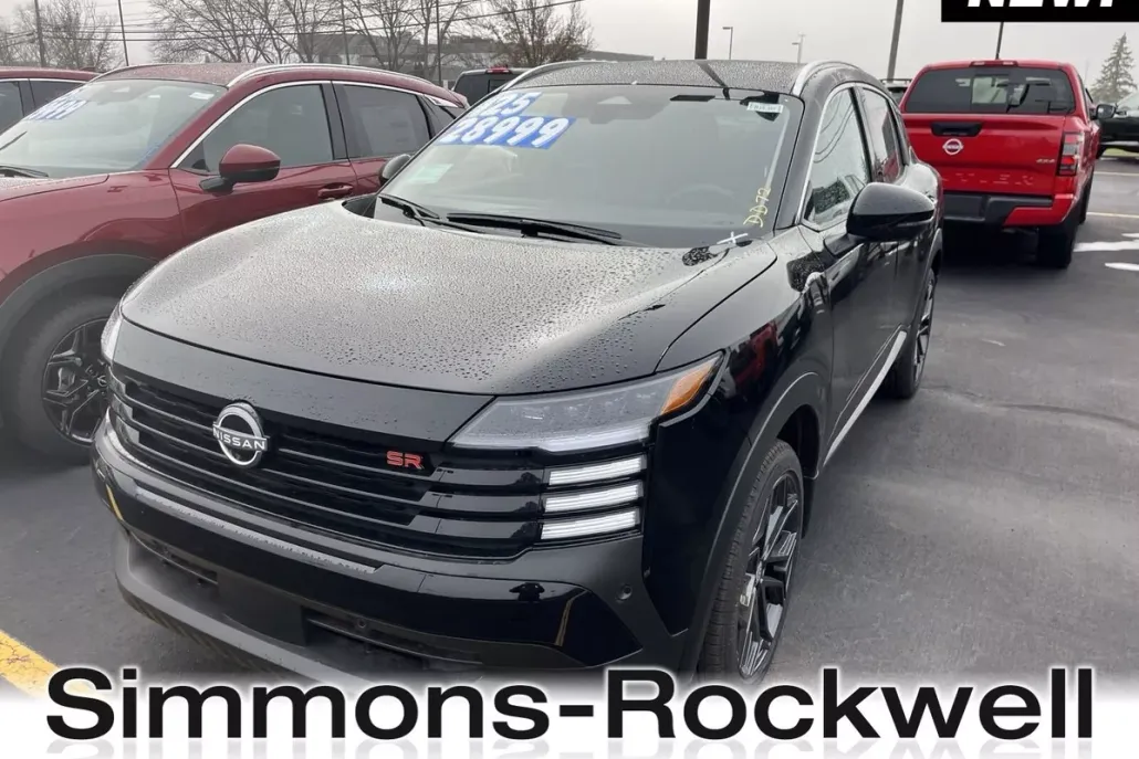 2025 Nissan Kicks SR photo 1