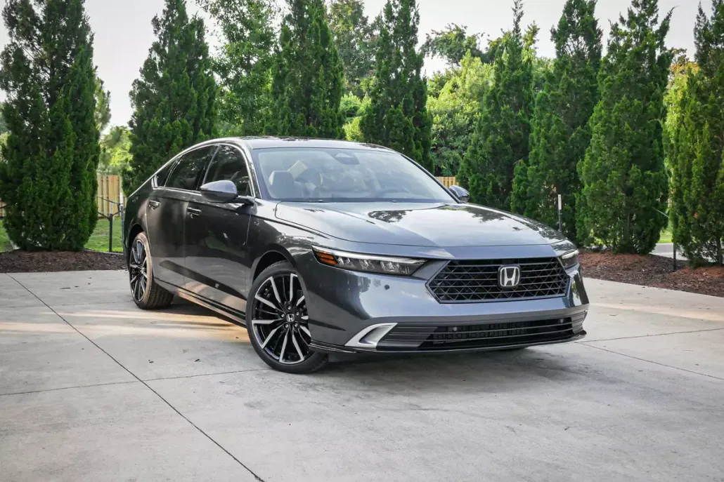 2025 Honda Accord Hybrid Touring photo 1